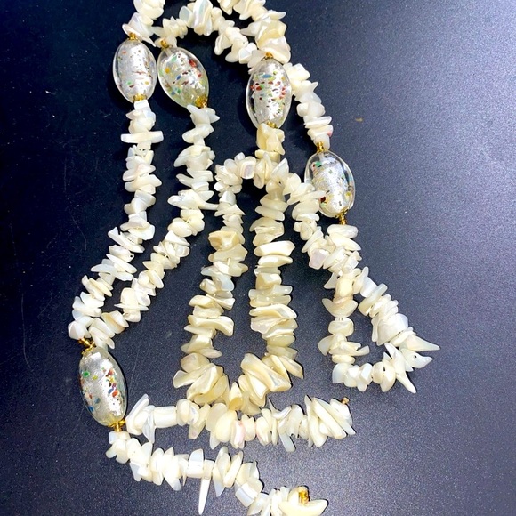 Long Vintage Puka Shell Mother the Pearl & Murano Glass Necklace 42” in - Picture 1 of 9